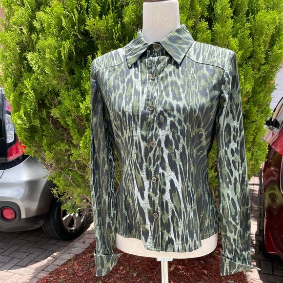 St.John Sport Animal Print Long Sleeve Button Up Top - Picture 3 of 9